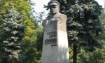 Уничтожение и демонтаж памятников